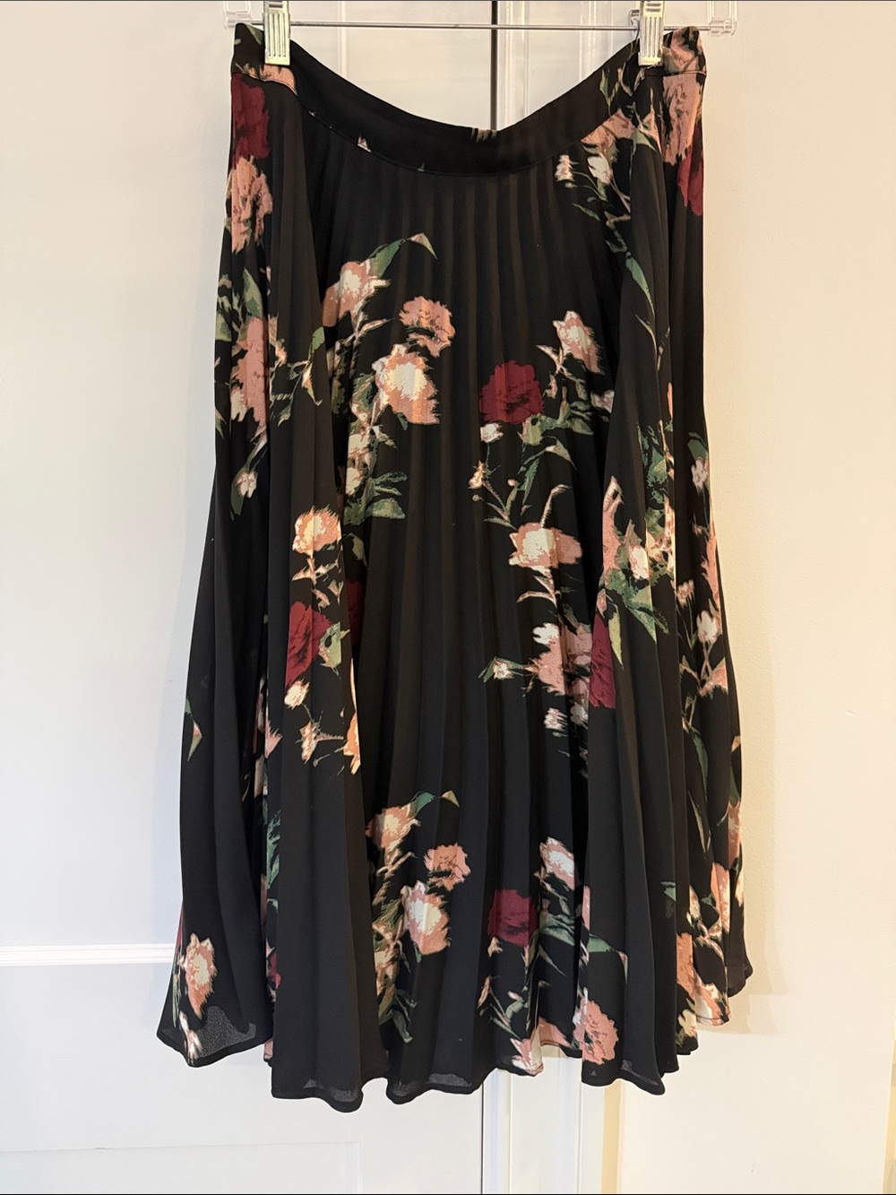 Vince Camuto Black Floral Pleated Skater Skirt